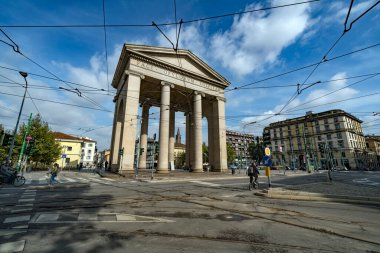 Milan, İtalya - 23 Ekim 2019: Milano, İtalya 'da Porta Ticinese kemeri.