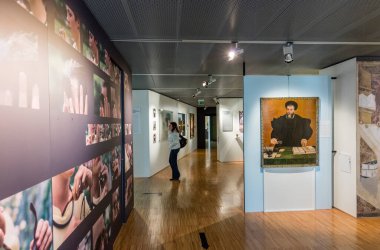 MARSEILLE, FRANCE - 7 Temmuz 2014: Avrupa ve Akdeniz Medeniyetleri İç Modern Müzesi (MuCEM). Şehrin Avrupa Kültür Başkenti olduğu 2013 yılında açılmıştır.