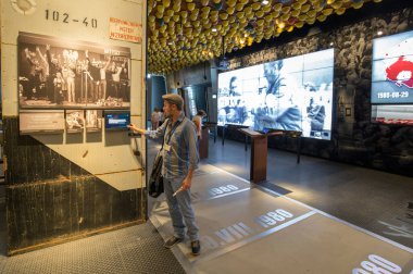 GDANSK, POLAND - 20 Eylül 2015 'te Polonya' nın Gdansk kentinde olduğu gibi Solidarnosc Merkezi 'nin İçişleri. Anma müzesi 31 'de açıldı. - Sekiz. Gdansk limanında 2014, AB tarafından finanse ediliyor.