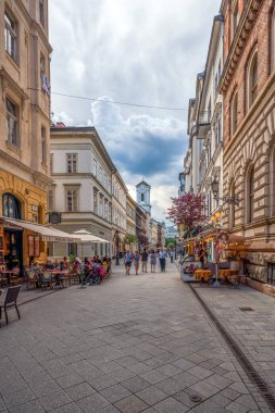 Budapeşte, Macaristan - 4 Mayıs 2020: Vaci sokağı, şehrin ana yayalık alanı