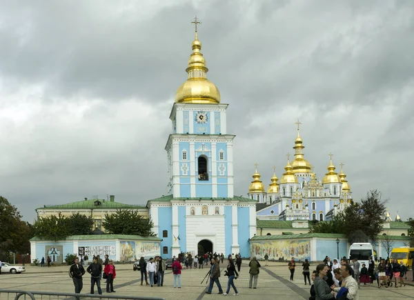 Utsikt Över Den Gyllene Gula Kyrkan Petersburg — Stockfoto