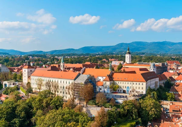Czech共和国Cesky Krumlov古城的鸟瞰图 — 图库照片