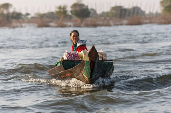 Woman Swimming Boat River — Stock Photo, Image