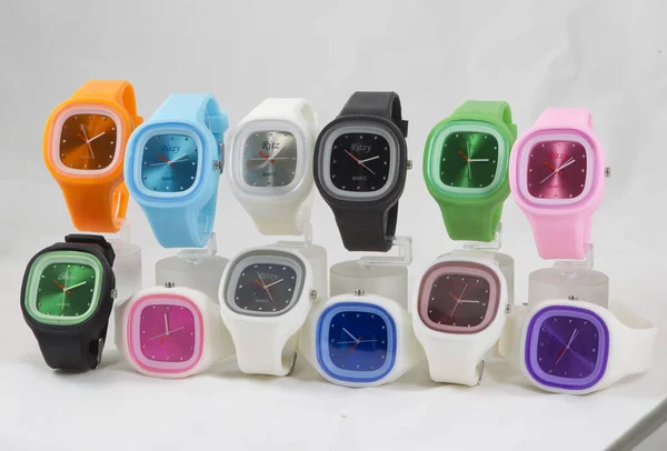 Conjunto Relojes Pulsera Colores Sobre Fondo Blanco —  Fotos de Stock