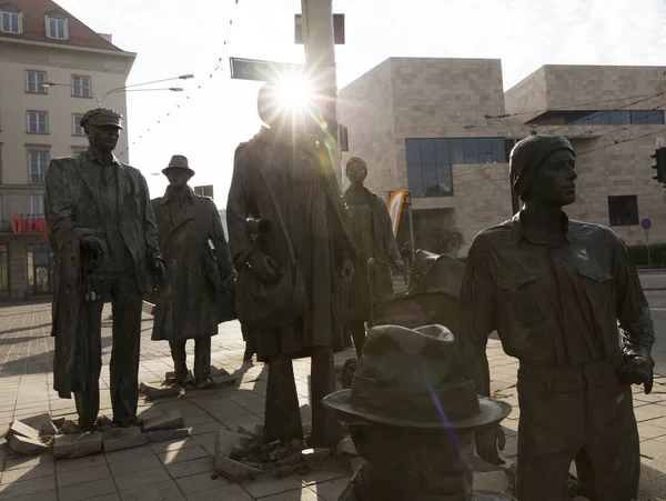 Statue Roi Des Chevaliers Dans Ville — Photo