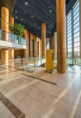 Avrupa kentindeki modern binanın içi