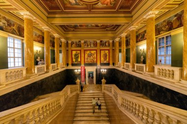 Eski tarihi binanın içi