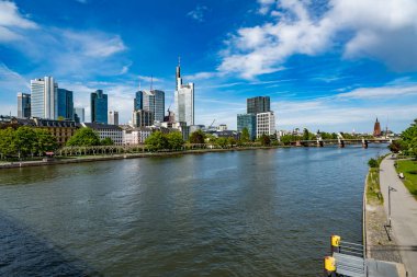Frankfurt şehri manzarası. Ben Almanya.