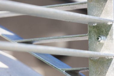 Çelik bir kablonun metal profili