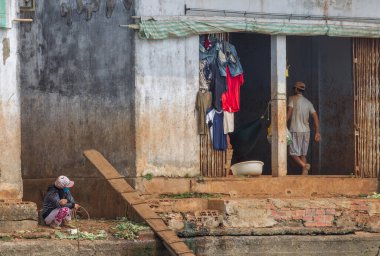 Asya şehrindeki insanlar