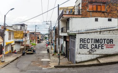 Pereira, KOLOMBIA - 25 Ekim 2015: Pereira 'da Favela. Şehir, And Dağları 'nın eteklerinde, Kolombiya' nın kahve üreten bölgesinde yer almaktadır..