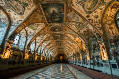 Güzel tarihi kilisenin içi