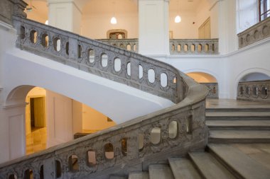 EGER, HUNGARY - 21 Mart 2016: Yenilenen Bishop Palace 'ın İçi Ocak 2016' da eğer şehir merkezinde açıldı.