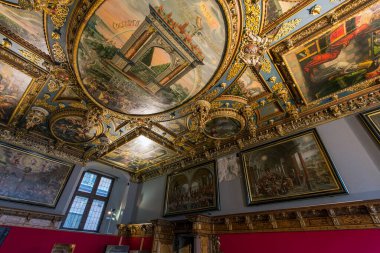 Vatikan 'daki St. George Katedrali' nin içi