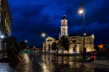 Budapeşte, Macaristan - 5 Ekim 2019: Günbatımında Castle Garden kumarhanesinin çok işlevli binası, Budapeşte
