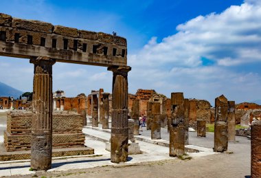 Pompeii, İtalya - 13 Mayıs 2012: Pompeii, İtalya 'da antik kalıntılar.