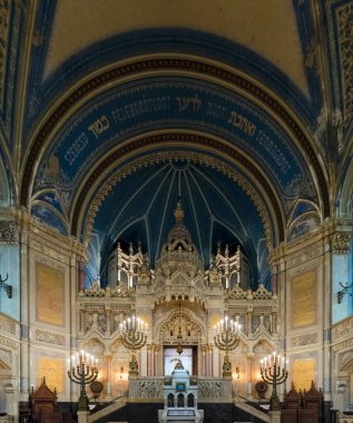 Eski Yahudi sinagogunun içi