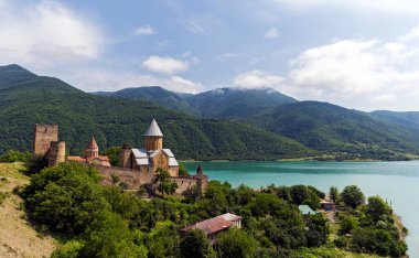 Gürcistan 'daki Ananuri Kalesi