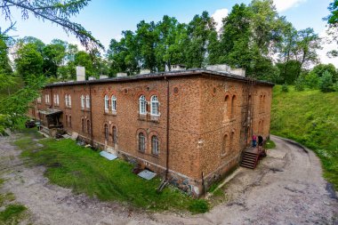 Gizycko, Polonya - 13 Temmuz 2012: Gizycko, Masuria, Polonya Boyen kalesi.