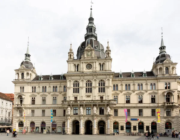 オーストリアのグラーツ 2014年5月2日 オーストリアのグラーツにあるメイン広場の市庁舎 人口は300 000で グラーツはオーストリアで2番目に大きい都市であり 連邦州の州都であるスタイリア — ストック写真