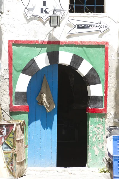 Старая Деревянная Дверь Типичными Архитектурными Деталями — стоковое фото