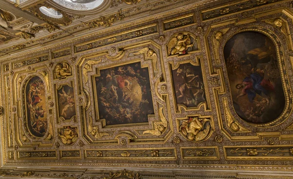 Particolare Della Facciata Della Cattedrale San Pietro Paolo — Foto Stock