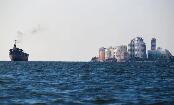 Cartagena Kolumbien Oktober 2015 Containerschiff Verlässt Hafen Von Cartagena Sie — Stockfoto