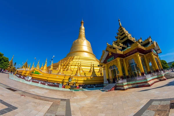 Złota Pagoda Wat Phra Singh Tajlandia — Zdjęcie stockowe