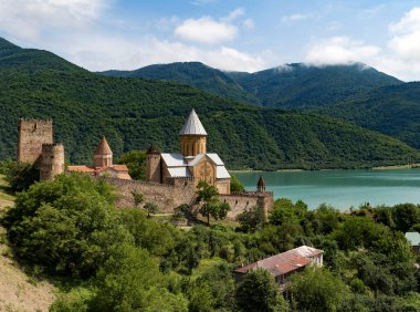 Georgia 'daki Ananuri Kalesi