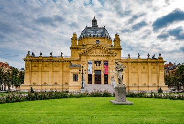 Madrid 'deki kraliyet sarayının manzarası