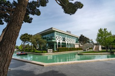 Yüzme havuzlu modern villa