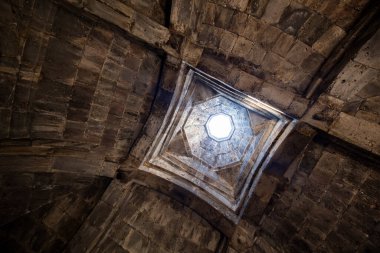 HAGHPAT, ARMENIA - 19 Temmuz 2015: Haghpat Manastırı, Haghpat, Ermenistan 'daki bir ortaçağ Ermeni manastırı. Manastır 976 yılında kuruldu..