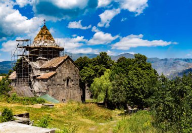HAGHPAT, ARMENIA - 19 Temmuz 2015: Haghpat Manastırı, Haghpat, Ermenistan 'daki bir ortaçağ Ermeni manastırı. Manastır 976 yılında kuruldu..