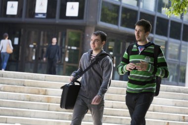 BUDAPEST, HUNGARY - 14 Mayıs 2013: Eotvos Lorand Üniversitesi 'nde (ELTE) tanımlanamayan öğrenciler Macaristan' ın en büyük ve en eski üniversitesidir..