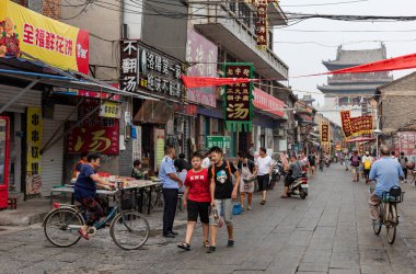 Vietnam, Hoi şehrinin caddesi.