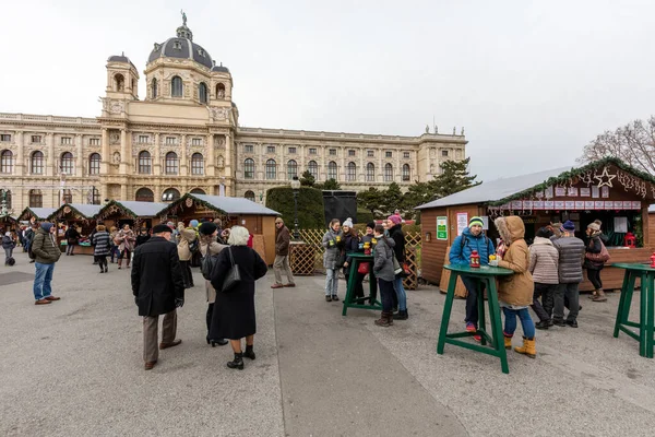 Viena Austria Diciembre 2019 Gente Visita Mercado Anual Navidad Centro —  Fotos de Stock