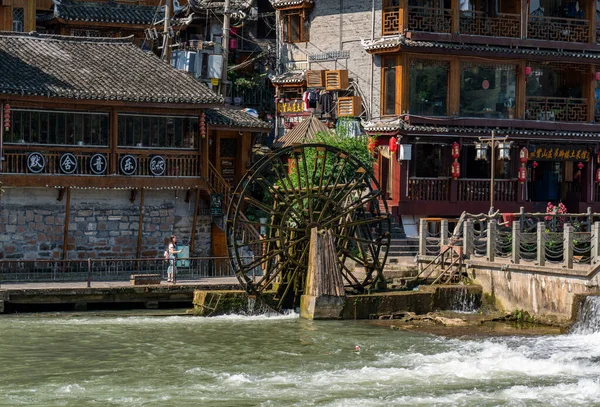Stare Tradycyjne Azjatyckie Miasto Rzeką — Zdjęcie stockowe