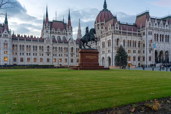 ブダペストの王宮の眺め — ストック写真