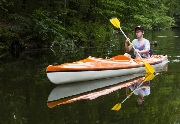 Young Woman Canoe Lake — Stock Photo, Image