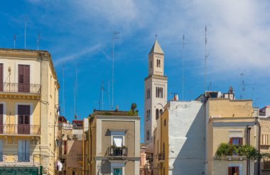 Bari, İtalya - 5 Haziran 2017: Bari şehir merkezi, başkent Bari ve Apulia bölgesi, Adriyatik Denizi, İtalya.