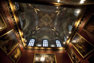 Malta 'nın büyük sarayındaki kilisenin içinde.