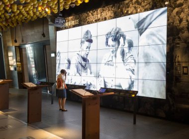 GDANSK, POLAND - 20 Eylül 2015 'te Polonya' nın Gdansk kentinde olduğu gibi Solidarnosc Merkezi 'nin İçişleri. Anma müzesi 31 'de açıldı. - Sekiz. Gdansk limanında 2014, AB tarafından finanse ediliyor.