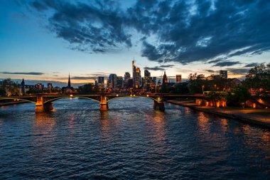 Frankfurt am Main Gün batımında, Almanya