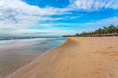 Güzel sahil ve tropikal deniz