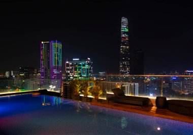 Dubai şehrinin gece manzarası, uae