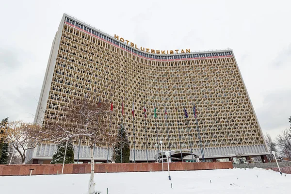 Hotel Uzbekistán Día Nublado — Foto de Stock