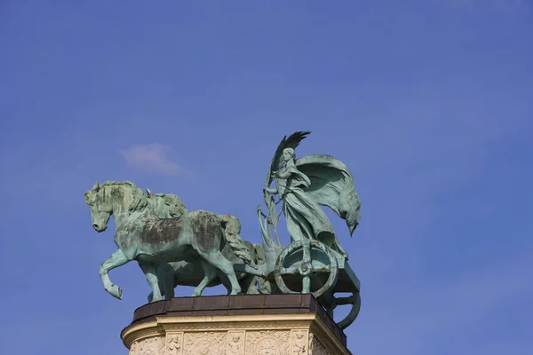 Статуя Короля Чарлза Моста Місті Роме Італя — стокове фото