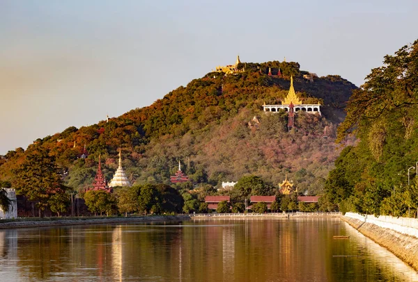 Vista Della Città Cinese Montagna Fiume — Foto Stock