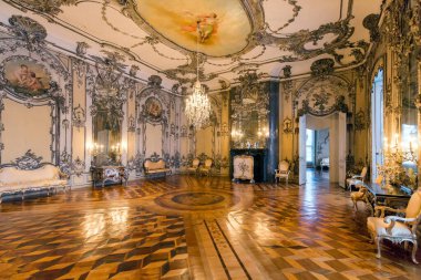 Eski tarihi binanın içi