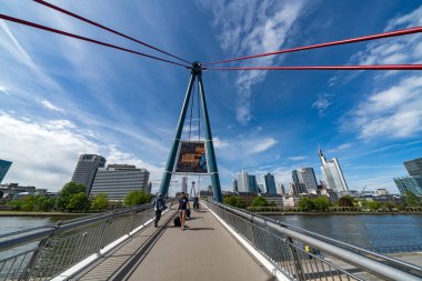 Avrupa kentinde modern köprü